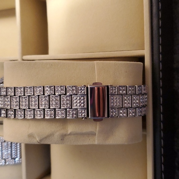 Mens Stylish Watch - Picture 2 of 4